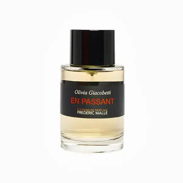 Olivia Giacobetti En Passant fragrance - A premium perfume available at Beautinow.
