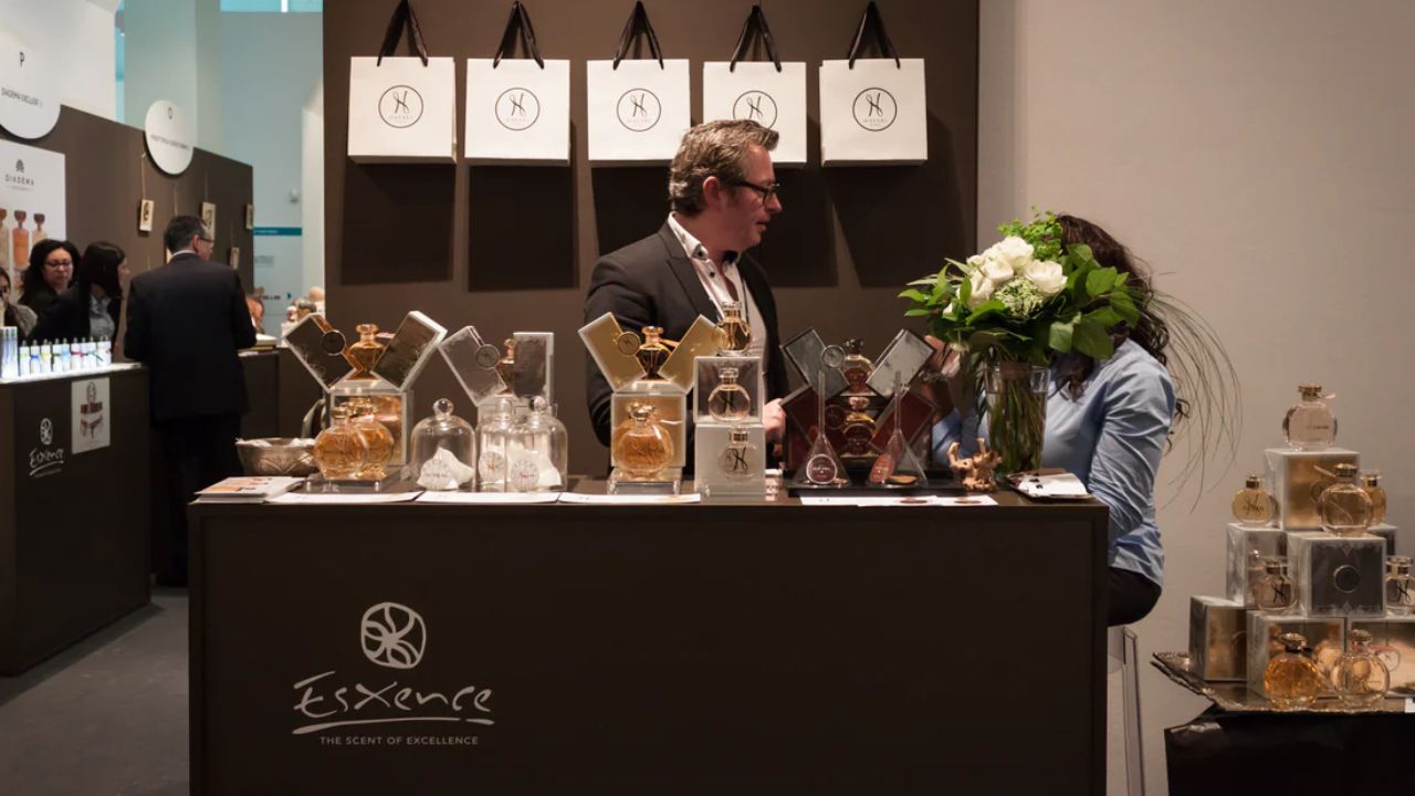 How to Get Free Perfume Samples X Attend Trade Shows and Industry Events