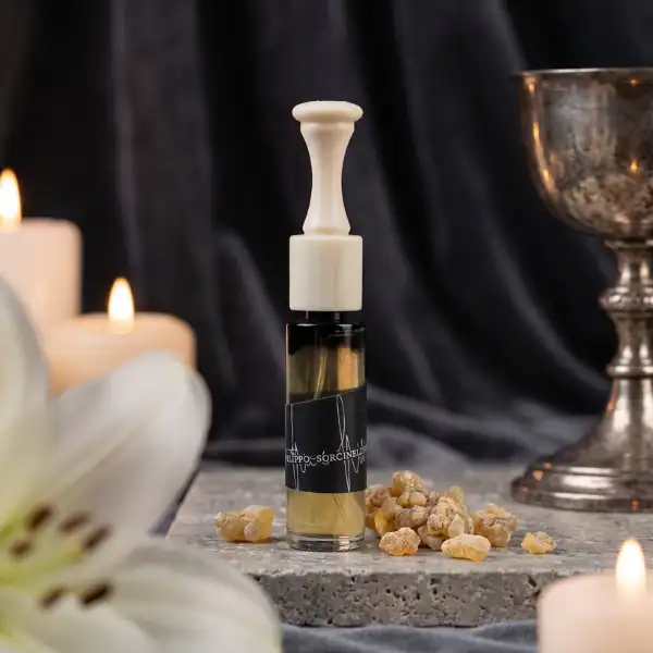 Filippo Sorcinelli Plejn Jeu III-V fragrance bottle with elegant design.