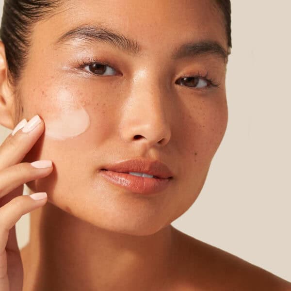 The Body Shop Vitamin C Glow Boosting Moisturiser - Image 4