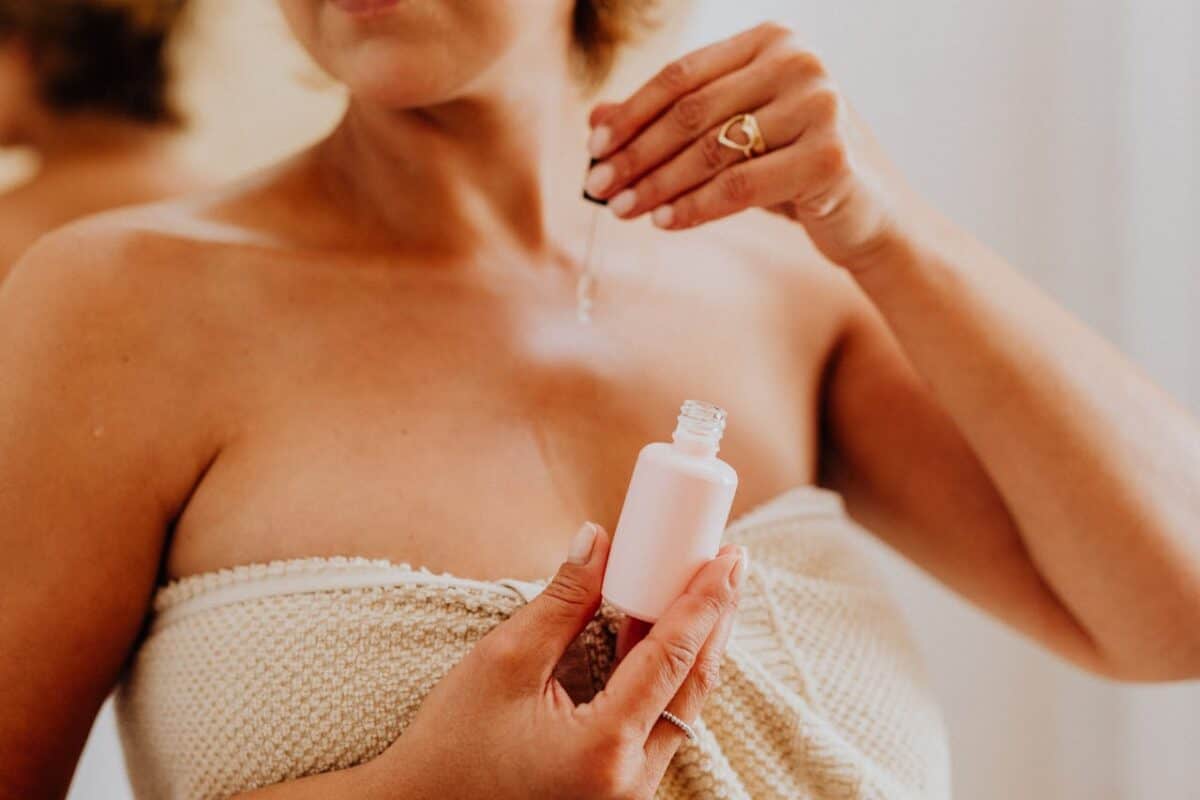 remove perfume from skin with oil
