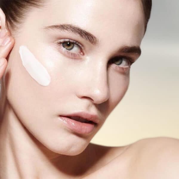 Shiseido Anessa Perfect UV Sunscreen Skincare Milk SPF50+ PA++++ - Image 4