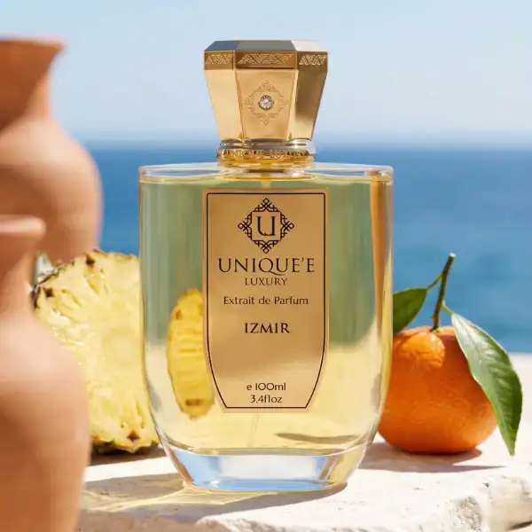 Unique' İzmir Extrait de Parfum - A luxurious perfume with fresh citrus notes, perfect for elegant o.