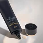 Cle De Peau Pore-Refining Mattifying Veil SPF 25 PA++ - Image 4