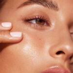 Clarins Nutri-Lumière Renewing Treatment Essence Tonic - Image 5