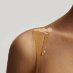 L'Occitane Almond Cleansing & Softening Shower Oil - Image 4