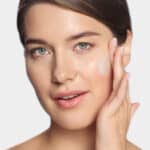 SKIN1004 Madagascar Centella Hyalu-Cica Water-Fit Sun Serum SPF50+ PA++++ - Image 5