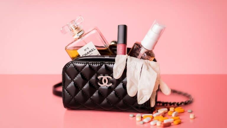 5 Essential Things To Know When Travelling With Perfume (Or Buying Fragrances When Exploring!)