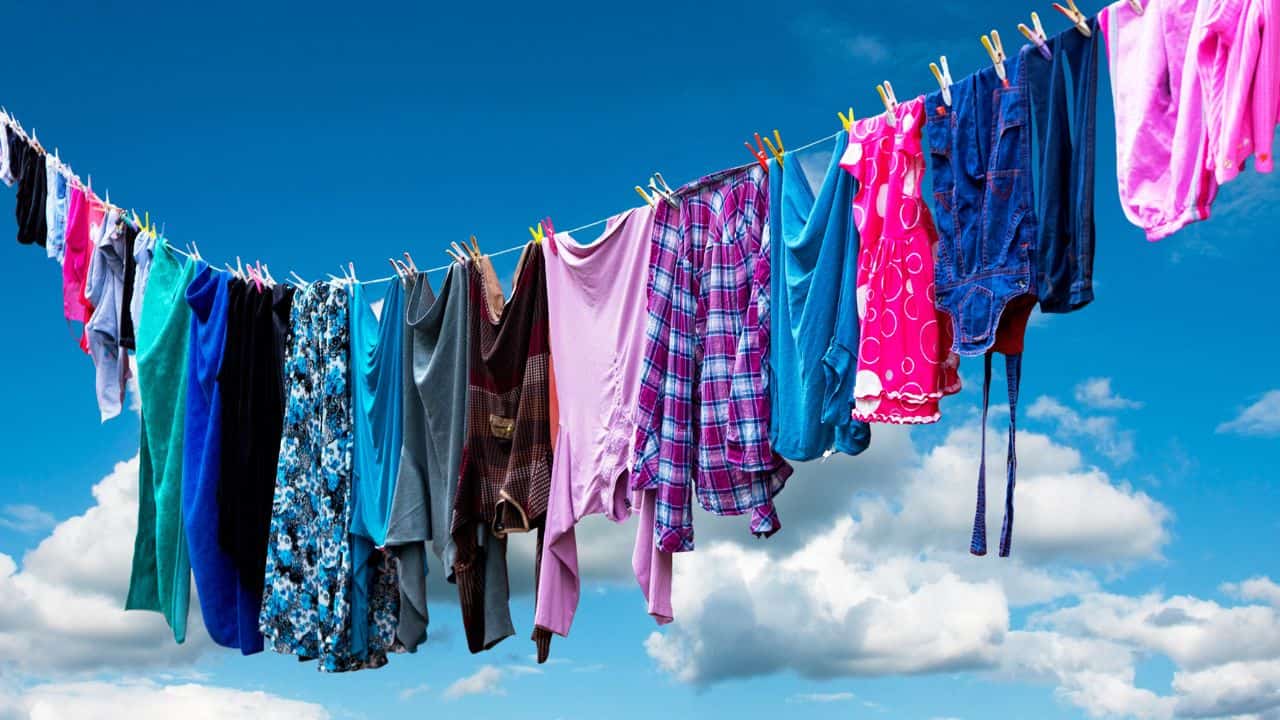 How to Remove Perfume Smell from Clothes Without Washing