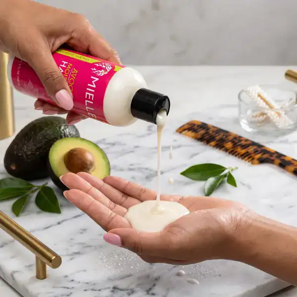 Mielle Organics Mint Almond Oil - A premium nourishing oil available at Beautinow.