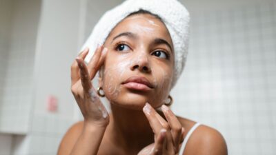 How to Double Cleanse Your Face? The Complete Guide to Clear, Radiant Skin