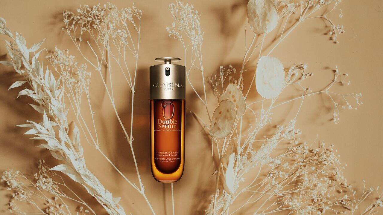 Clarins Double Serum: How To Use It & Integrate Into Your Anti-Aging Routine