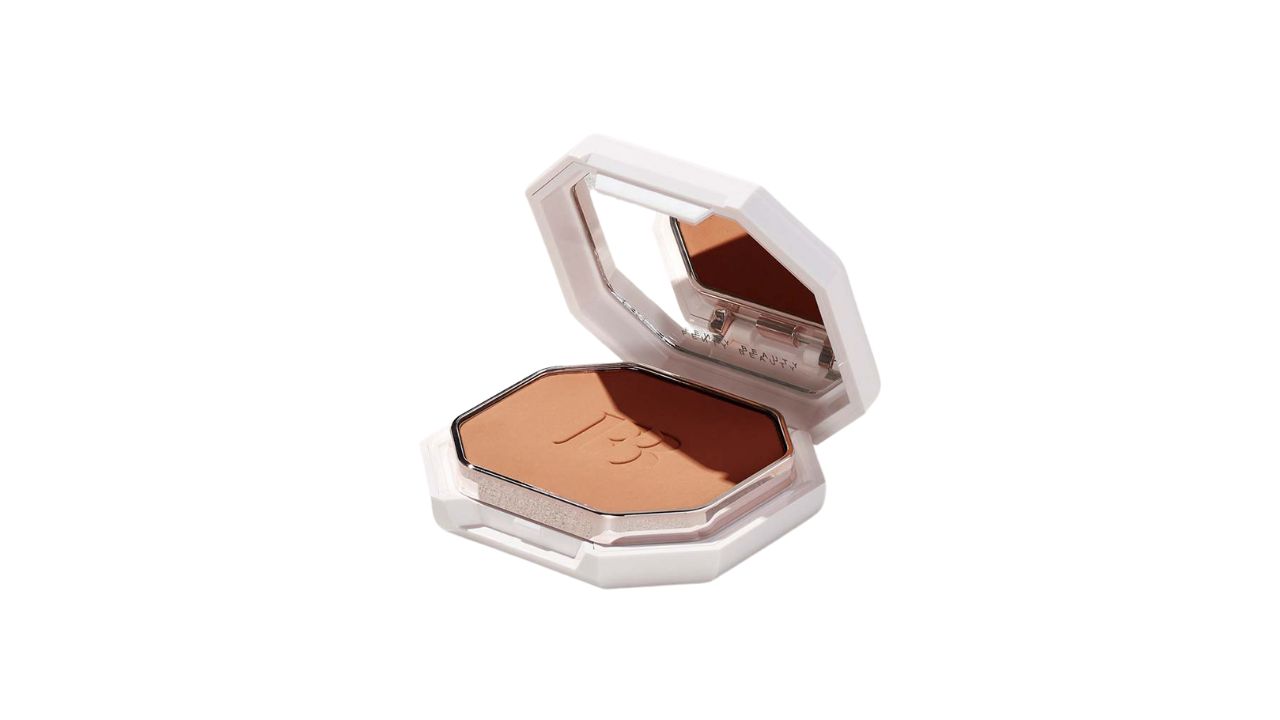 10 Best Powder Foundations for Oily Skin X Fenty Beauty Pro Filt’r Soft Matte Powder Foundation