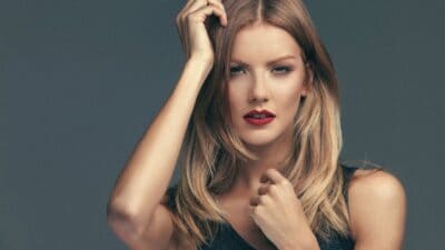 How to Wear Red Lipstick: Expert Tips for Perfect Application and Long-Lasting Wear