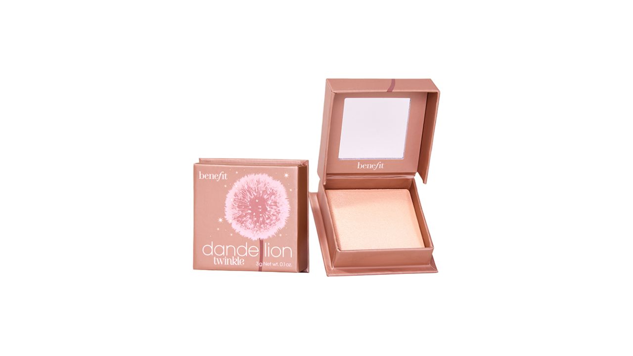 Makeup Essentials X Highlighter