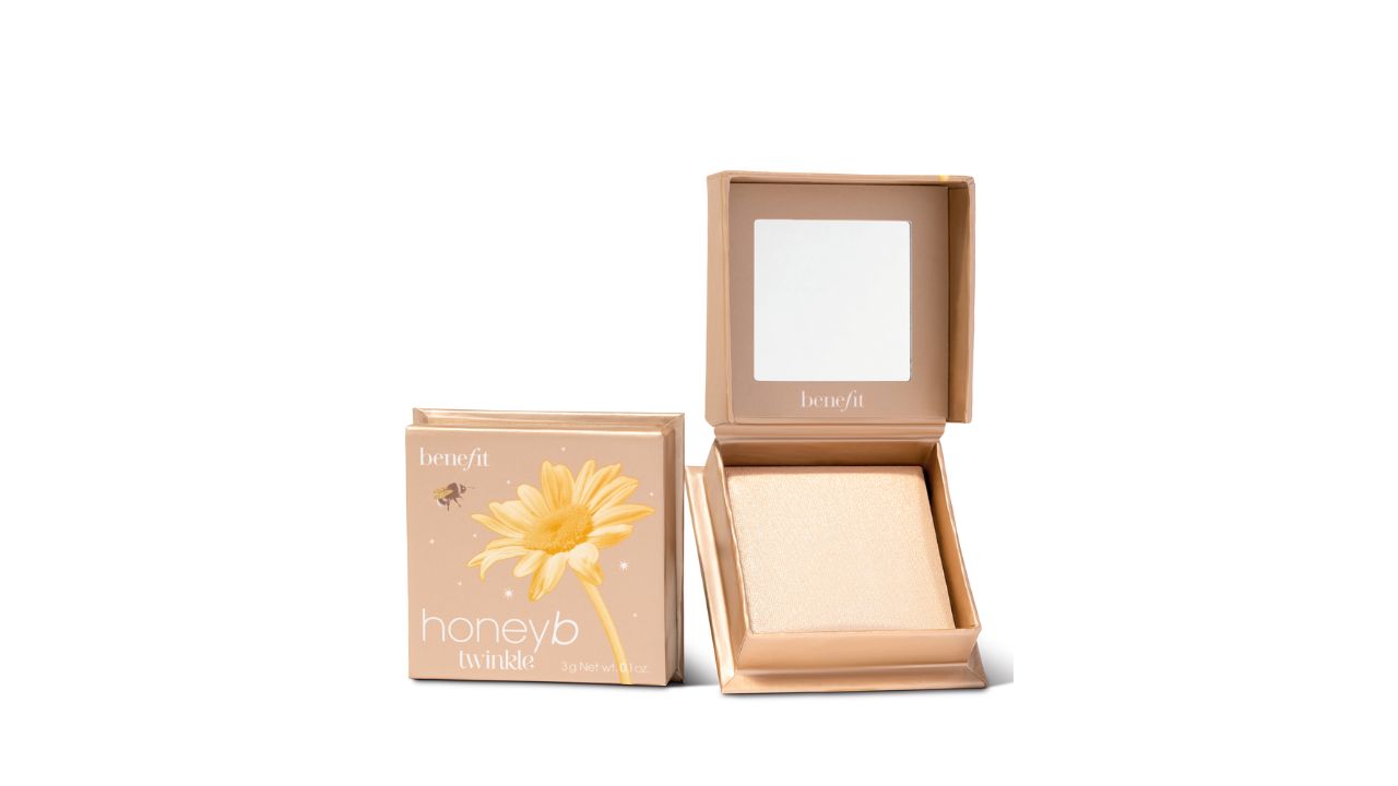 The Best Makeup Products to Invest In During Black Friday X Benefit HoneyB Twinkle Golden Honey Highlighter