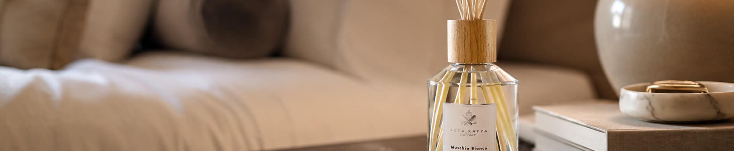 L'Artisan Parfumeur Vanille Exquise - A luxury fragrance available at Beautinow.