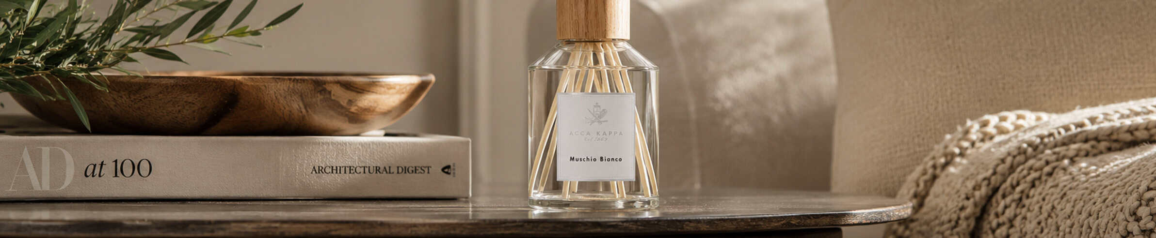 L'Artisan Parfumeur - Fragrance bottle with elegant design.