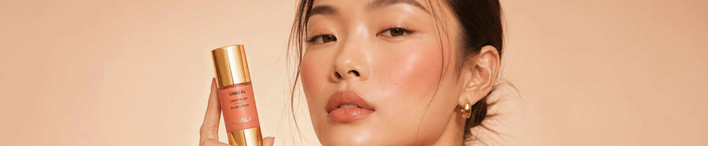 L'Oreal Revitalift Bright Reveal Brightening Serum - Skincare product.