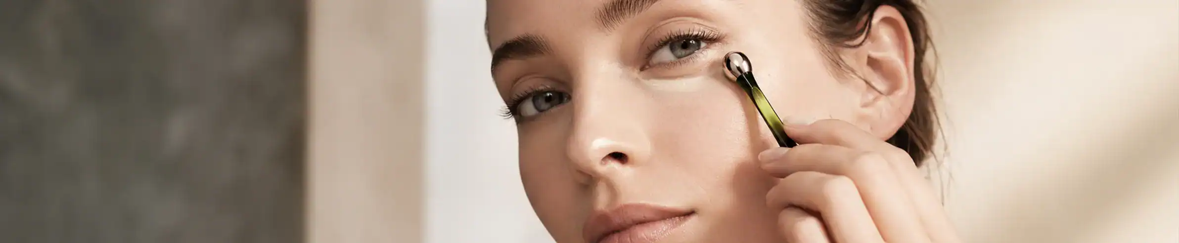 L'Oréal Paris Revitalift Anti-Aging Serum - Skincare product for mature skin.